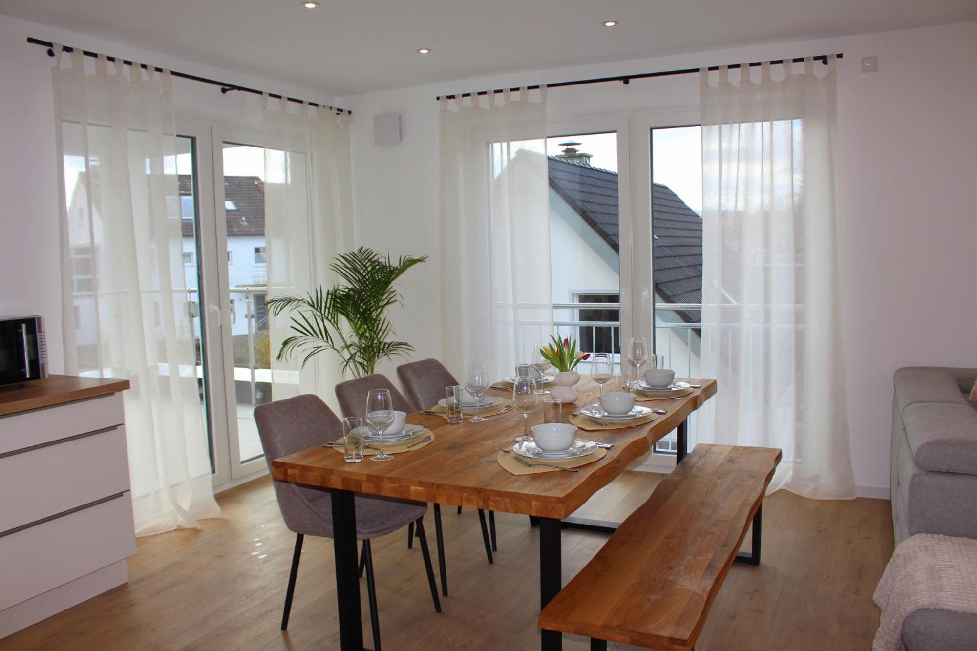 Apartment Mit Voll Ausgestatetter Kueche, Badewanne, Balkon, Parkplatz Vor Dem Haus, Ruhig Gelegen, Ada4 Kulmbach Buitenkant foto