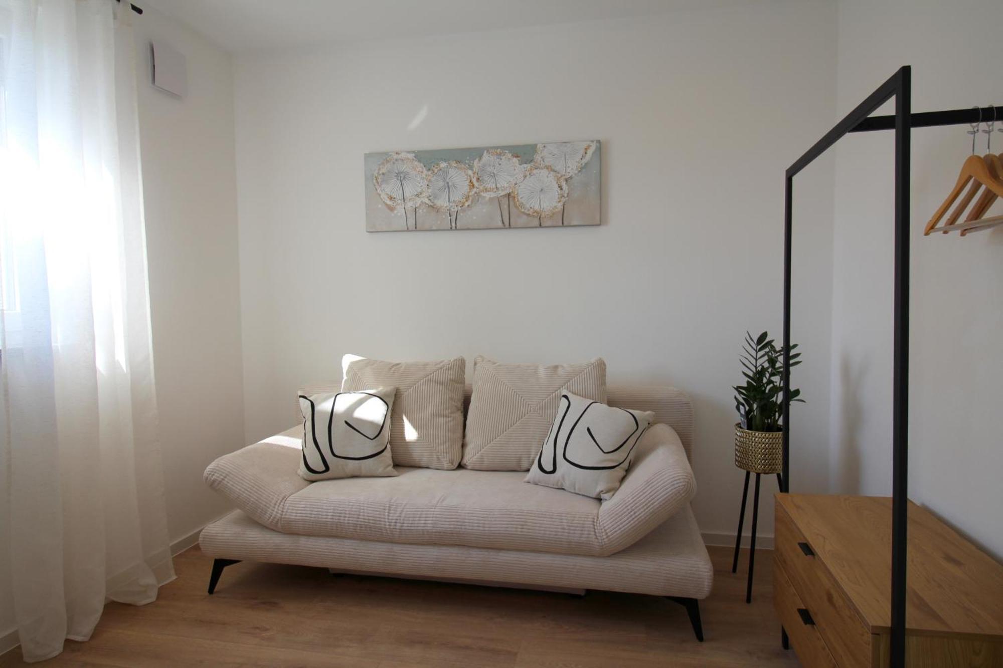 Apartment Mit Voll Ausgestatetter Kueche, Badewanne, Balkon, Parkplatz Vor Dem Haus, Ruhig Gelegen, Ada4 Kulmbach Buitenkant foto