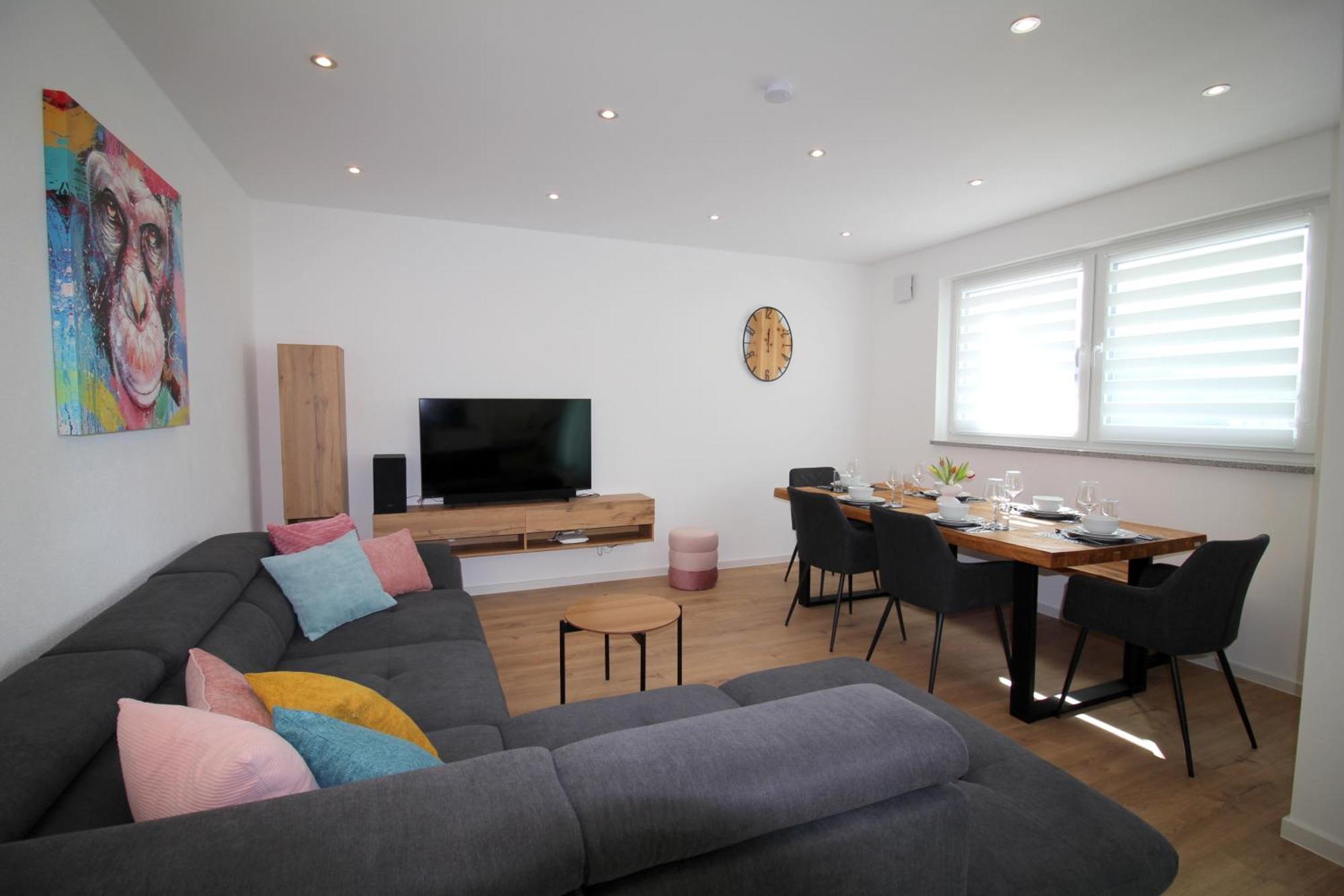 Apartment Mit Voll Ausgestatetter Kueche, Badewanne, Balkon, Parkplatz Vor Dem Haus, Ruhig Gelegen, Ada4 Kulmbach Buitenkant foto