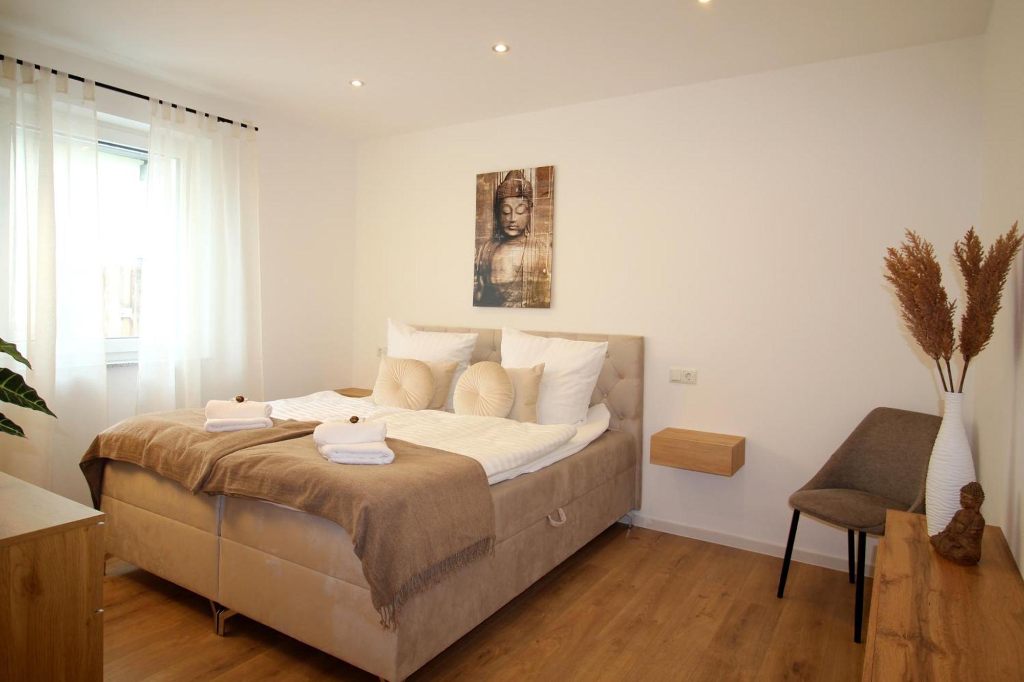 Apartment Mit Voll Ausgestatetter Kueche, Badewanne, Balkon, Parkplatz Vor Dem Haus, Ruhig Gelegen, Ada4 Kulmbach Buitenkant foto