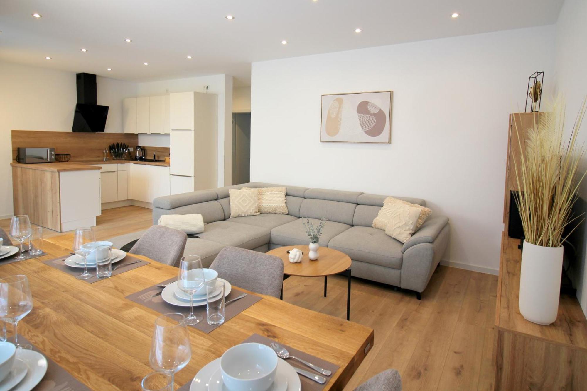 Apartment Mit Voll Ausgestatetter Kueche, Badewanne, Balkon, Parkplatz Vor Dem Haus, Ruhig Gelegen, Ada4 Kulmbach Buitenkant foto