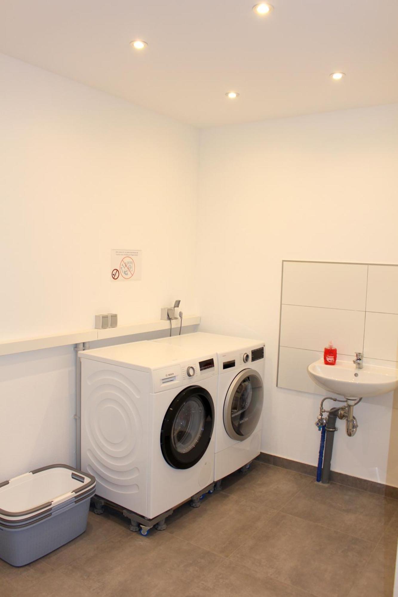 Apartment Mit Voll Ausgestatetter Kueche, Badewanne, Balkon, Parkplatz Vor Dem Haus, Ruhig Gelegen, Ada4 Kulmbach Buitenkant foto